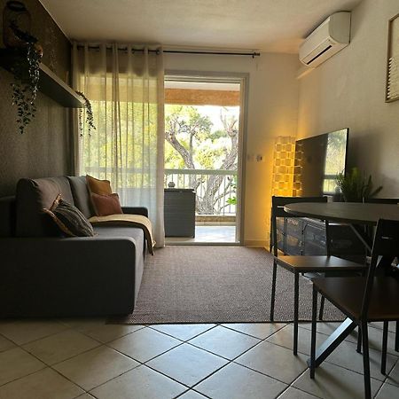 Appartement Residence Santa Barbara Avec Piscine Et A 750M De La Plage Кавалер-сюр-Мер Экстерьер фото